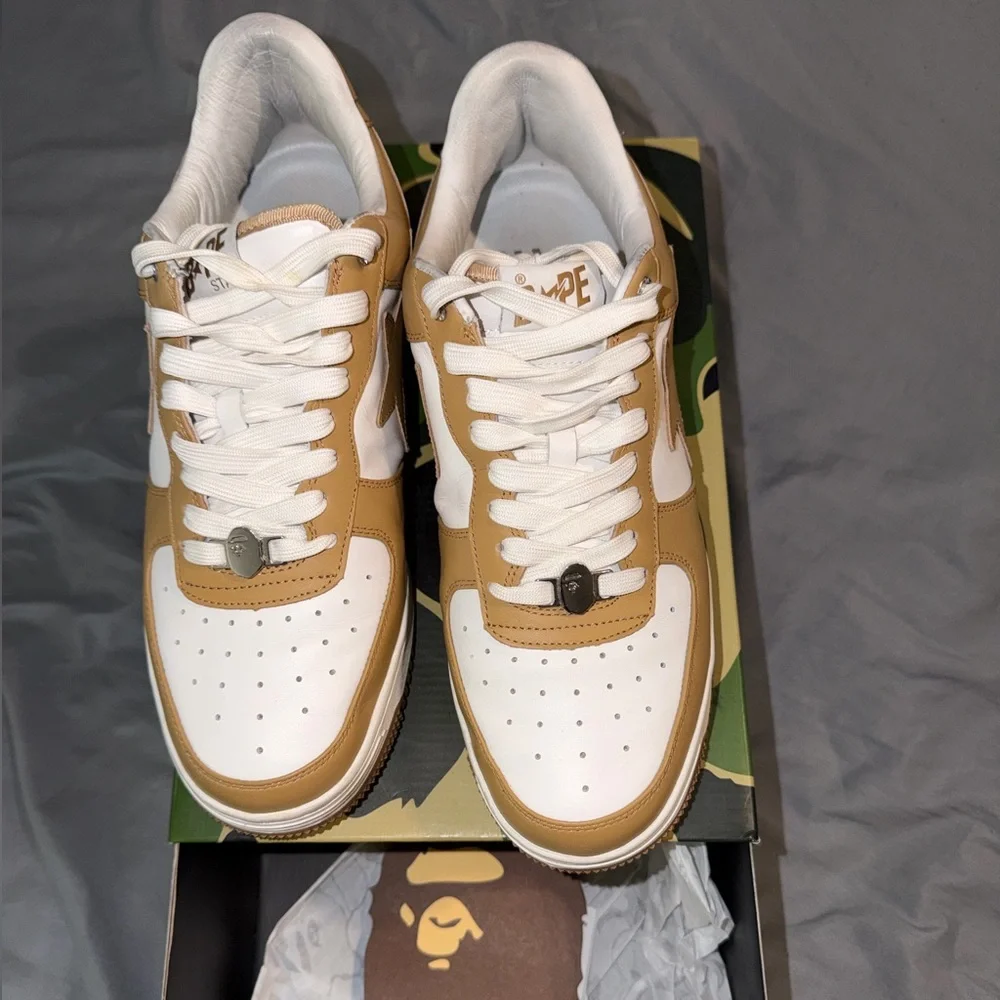 Men’s Bathing Ape ‘BAPE’ White and Beige Sneakers - Picture 7 of 9